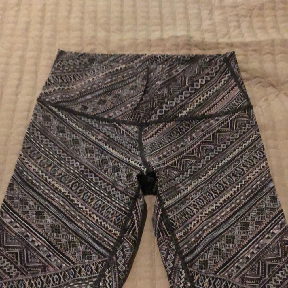 Lululemon 7/8 leggings size 6. EUC